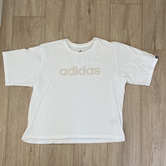 EUC✨ Adidas T-shirt - Picture 4 of 7